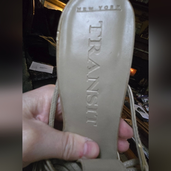 New York Transit Gold/tan Strappy Women's Sandals Sz7M - Picture 3 of 8